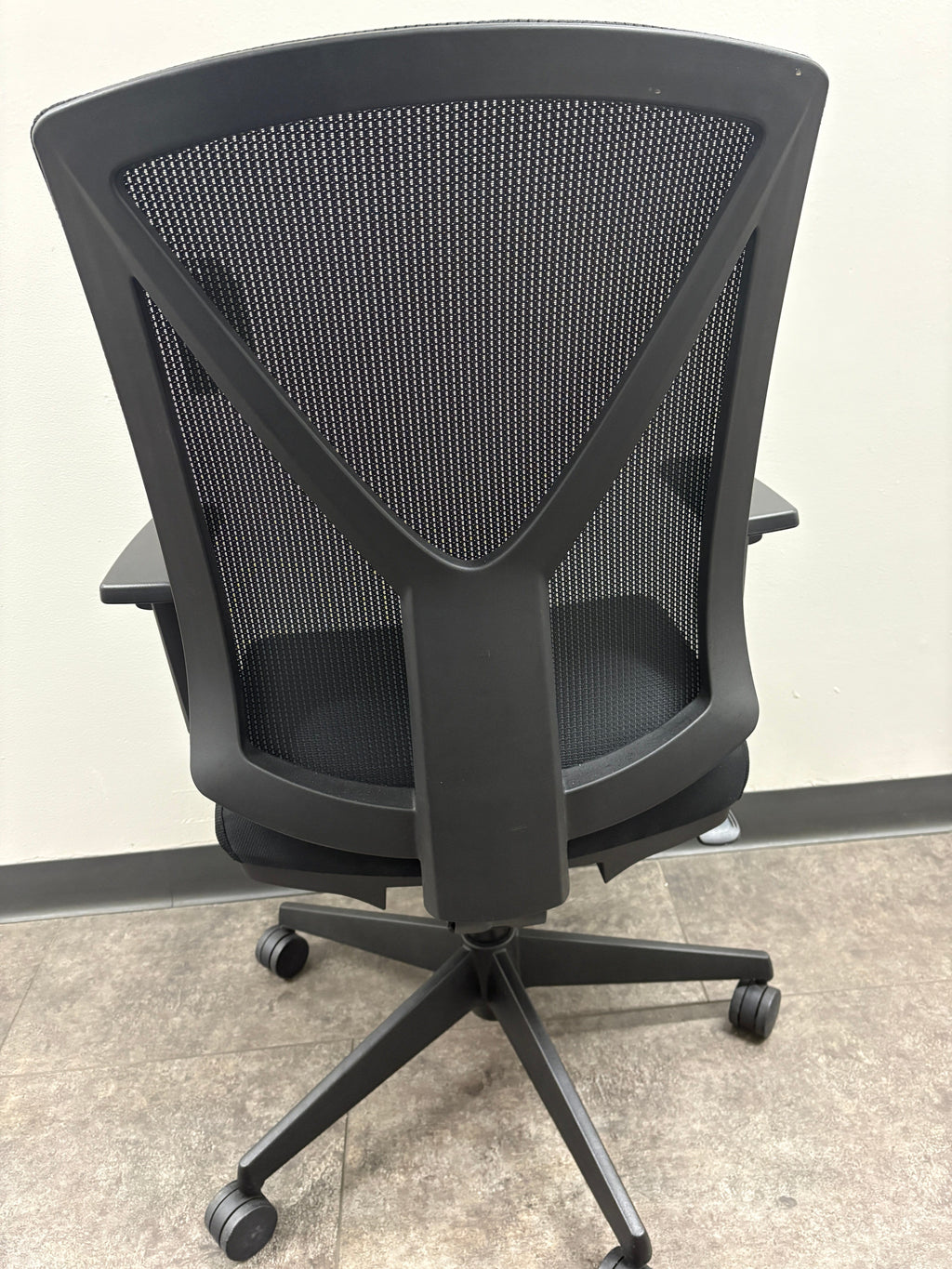 Used Mesh Task Chair